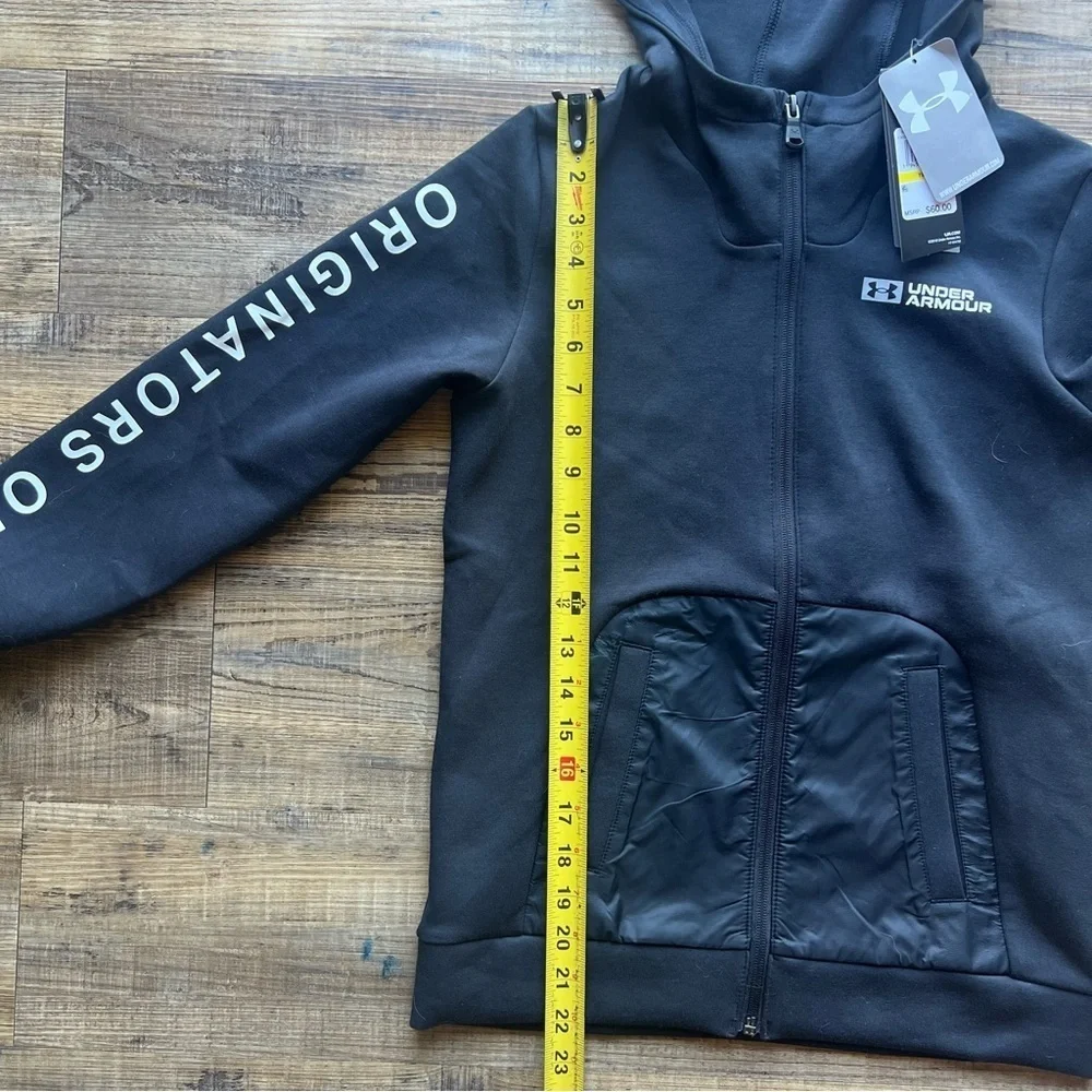 Under Armour stylish black